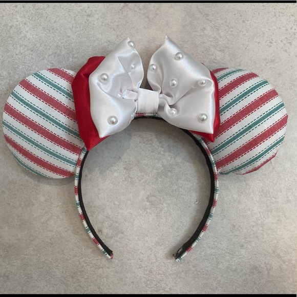 Disney Accessories - Mickey Christmas Ears 🎄